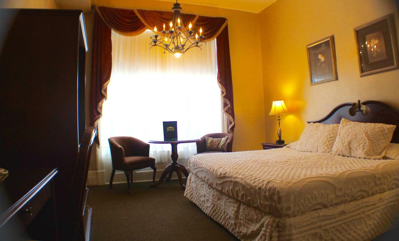 The Stockade Inn Schenectady Bagian luar foto