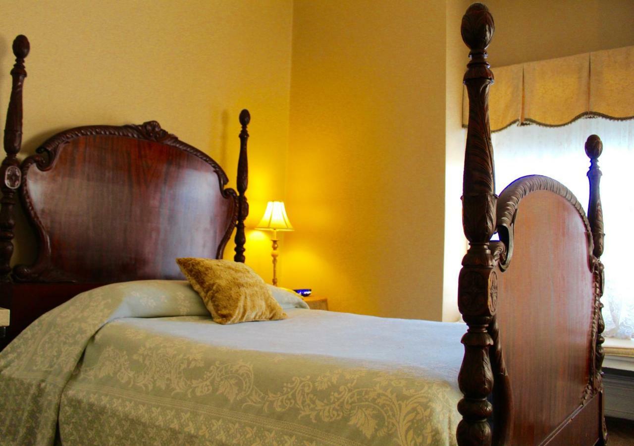 The Stockade Inn Schenectady Bagian luar foto