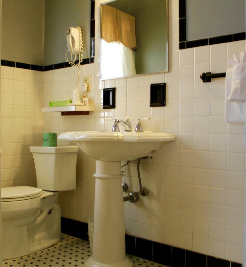 The Stockade Inn Schenectady Bagian luar foto